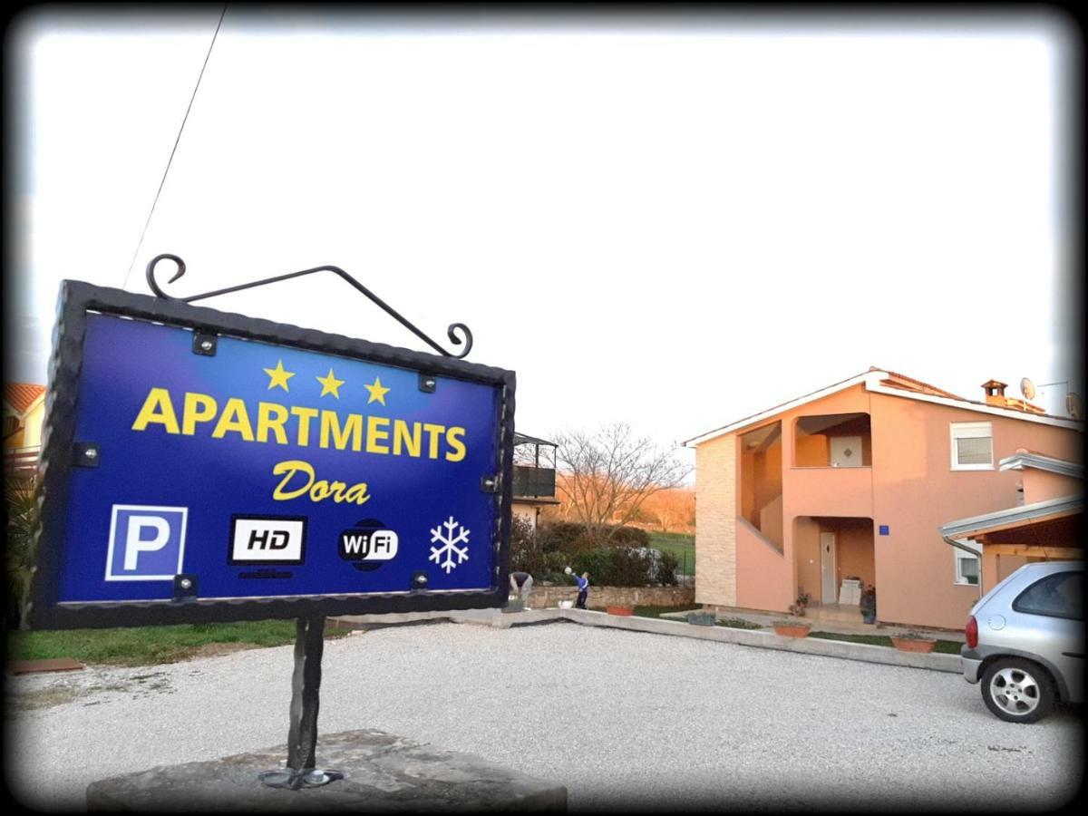 Apartments Dora Porec Exterior photo
